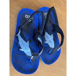 Reef Kids Blue Shark Sandals With Velcro Straps Size 9/10 Comfortable & Durable